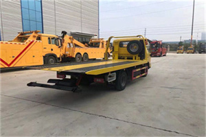 奎文非事故拖车